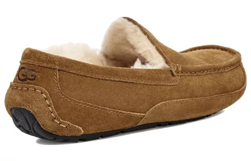 UGG Ascot Slipper Chestnut sneaker – termékfotó, oldalnézet