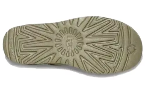 UGG Classic Ultra Mini Platform Boot Shaded Clover (Women's) magas szárú sneaker – termékfotó, oldalnézet