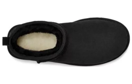 UGG Classic Ultra Mini Boot Black magas szárú sneaker – termékfotó, oldalnézet