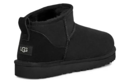 UGG Classic Ultra Mini Boot Black magas szárú sneaker – termékfotó, oldalnézet