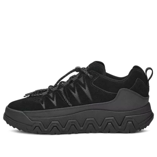 UGG CapTrail Low Black alacsony szárú sneaker – termékfotó, oldalnézet