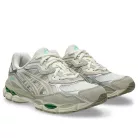 ASICS Gel-Nyc Cream Fossil alacsony szárú sneaker – termékfotó, oldalnézet
