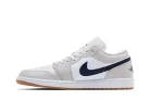 Jordan 1 Low Midnight Navy Neutral Grey férfi alacsony szárú utcai sneaker fehér szürke barna sötétkék