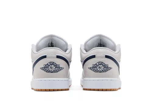 Jordan 1 Low Midnight Navy Neutral Grey férfi alacsony szárú utcai sneaker fehér szürke barna sötétkék