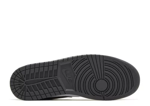 Jordan 1 Low Iron Grey alacsony szárú sneaker – termékfotó, oldalnézet