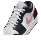 Jordan 1 Low Black Rust Pink alacsony szárú sneaker – termékfotó, oldalnézet