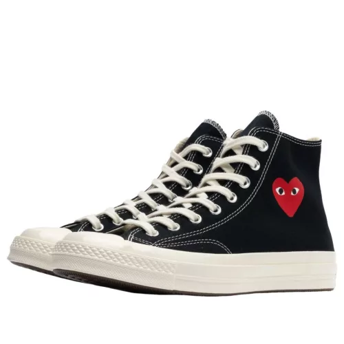 Converse Chuck Taylor All Star 70 Hi Comme des Garcons PLAY Single Heart Black magas szárú sneaker – termékfotó, oldalnézet