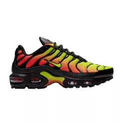 Nike Air Max Plus Black Volt Solar Red (Women's) alacsony szárú sneaker – termékfotó, oldalnézet