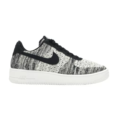 Nike Air Force 1 Flyknit 2 Black Pure Platinum alacsony szárú sneaker – termékfotó, oldalnézet