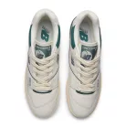 New Balance 550 New Spruce Mini Logo alacsony szárú sneaker – termékfotó, oldalnézet