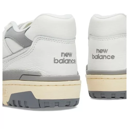 New Balance 550 Away Grey Mini Logo alacsony szárú sneaker – termékfotó, oldalnézet