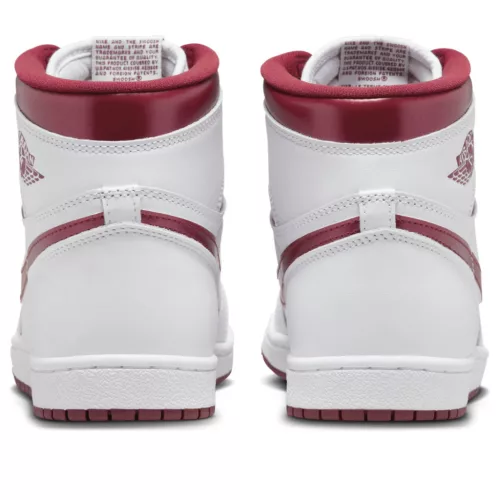 Jordan 1 Retro High '85 OG Metallic Burgundy magas szárú sneaker – termékfotó, oldalnézet