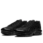 Nike Air Max Plus Triple Black (GS) alacsony szárú sneaker – termékfotó, oldalnézet