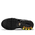 Nike Air Max Plus Triple Black (GS) alacsony szárú sneaker – termékfotó, oldalnézet