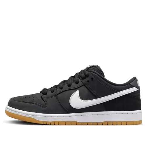 Nike SB Dunk Low Pro Black Gum alacsony szárú sneaker – termékfotó, oldalnézet