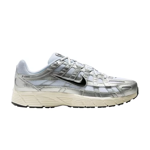 Nike P-6000 White Metallic Silver Flat Silver Black alacsony szárú sneaker – termékfotó, oldalnézet