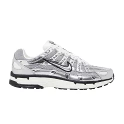 Nike P-6000 Metallic Silver alacsony szárú sneaker – termékfotó, oldalnézet