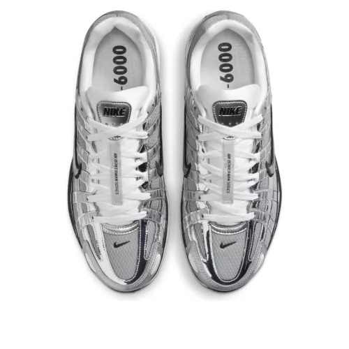 Nike P-6000 Metallic Silver alacsony szárú sneaker – termékfotó, oldalnézet
