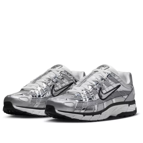 Nike P-6000 Metallic Silver alacsony szárú sneaker – termékfotó, oldalnézet