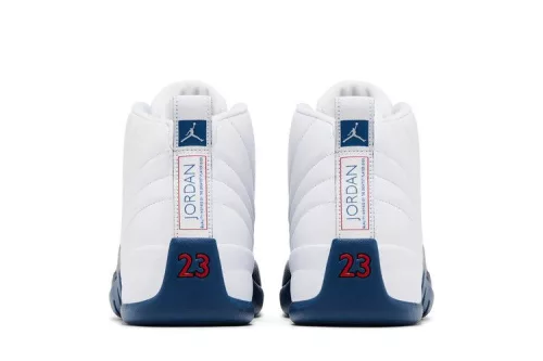Jordan 12 Retro French Blue (2025) férfi magas szárú kosárlabdacipő fehér kék