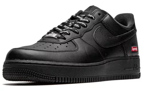 Nike Air Force 1 Low Supreme Black alacsony szárú sneaker – termékfotó, oldalnézet