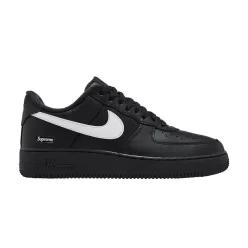Supreme x Nike Air Force 1 Low 'Box Logo - Black White' alacsony szárú sneaker – termékfotó, oldalnézet