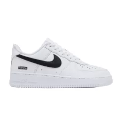 Supreme x Nike Air Force 1 Low 'Box Logo - White Black' alacsony szárú sneaker – termékfotó, oldalnézet