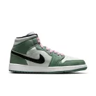 Jordan 1 Mid Dutch Green (Women's) közepes szárú sneaker – termékfotó, oldalnézet