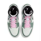 Jordan 1 Mid Dutch Green (Women's) közepes szárú sneaker – termékfotó, oldalnézet