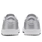 Jordan 1 Low OG Metallic Silver alacsony szárú sneaker – termékfotó, oldalnézet
