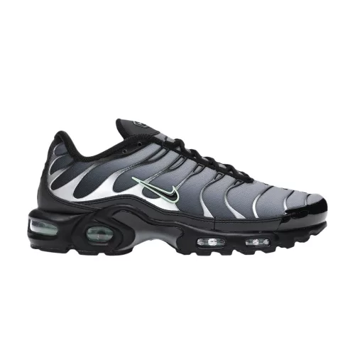 Nike Air Max Plus Black Particle Grey Vapour Green alacsony szárú sneaker – termékfotó, oldalnézet