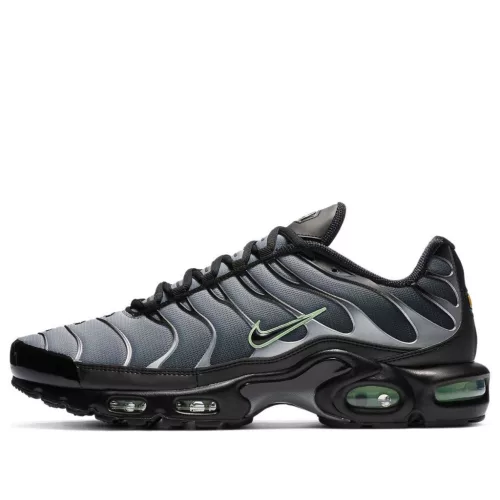 Nike Air Max Plus Black Particle Grey Vapour Green alacsony szárú sneaker – termékfotó, oldalnézet