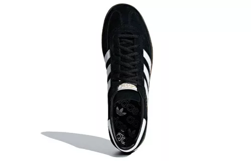 adidas Handball Spezial Black Gum alacsony szárú sneaker – termékfotó, oldalnézet