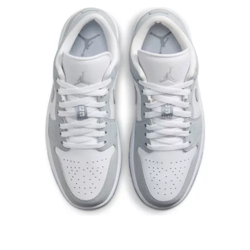 Jordan 1 Low Wolf Grey (Women's) alacsony szárú sneaker – termékfotó, oldalnézet