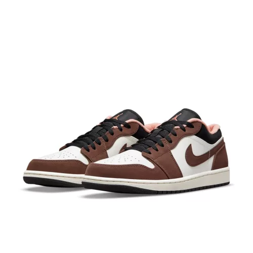 Jordan 1 Low Mocha alacsony szárú sneaker – termékfotó, oldalnézet