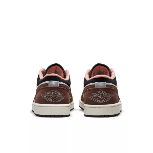 Jordan 1 Low Mocha alacsony szárú sneaker – termékfotó, oldalnézet