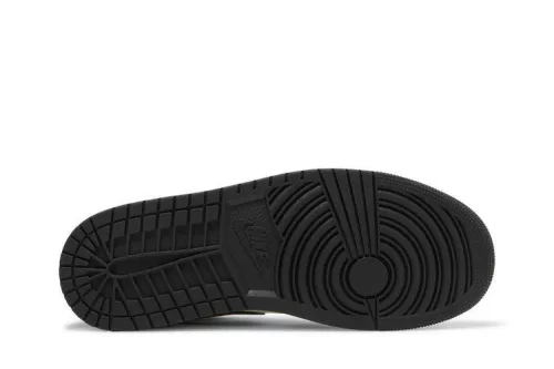 Jordan 1 Low Mocha alacsony szárú sneaker – termékfotó, oldalnézet