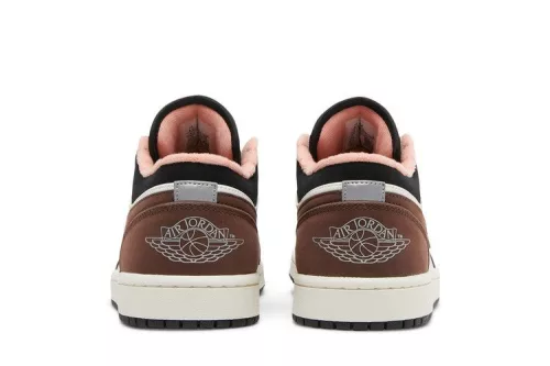 Jordan 1 Low Mocha alacsony szárú sneaker – termékfotó, oldalnézet