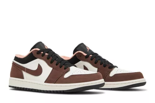 Jordan 1 Low Mocha alacsony szárú sneaker – termékfotó, oldalnézet
