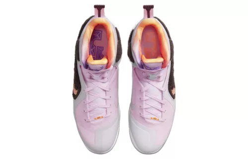 Nike LeBron 9 King of LA alacsony szárú sneaker – termékfotó, oldalnézet