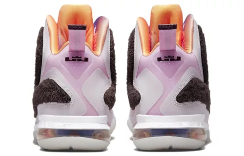 Nike LeBron 9 King of LA alacsony szárú sneaker – termékfotó, oldalnézet