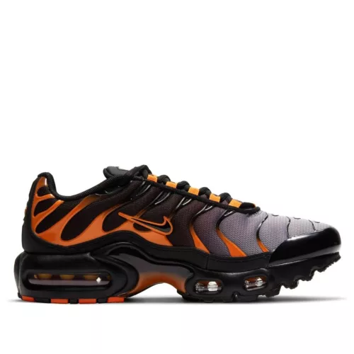 Air Max Plus GS 'Black Team Orange' alacsony szárú sneaker – termékfotó, oldalnézet