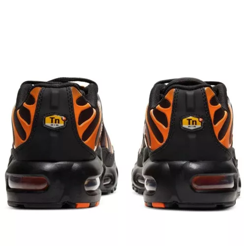 Air Max Plus GS 'Black Team Orange' alacsony szárú sneaker – termékfotó, oldalnézet