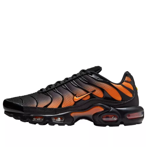 Nike Air Max Plus 'Black Total Orange' alacsony szárú sneaker – termékfotó, oldalnézet