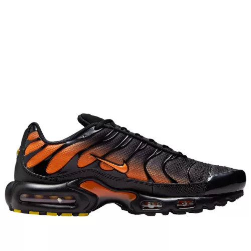 Nike Air Max Plus 'Black Total Orange' alacsony szárú sneaker – termékfotó, oldalnézet