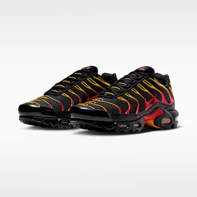 Nike Air Max Plus Black University Gold Red alacsony szárú sneaker – termékfotó, oldalnézet