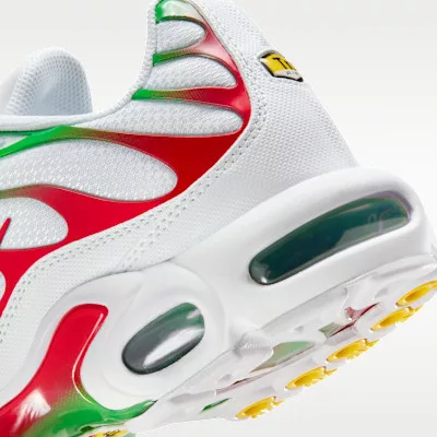 Nike Air Max Plus Italy férfi alacsony szárú utcai sneaker fehér zöld piros fekete