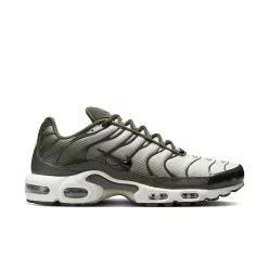 Nike Air Max Plus Sequoia Cargo Khaki alacsony szárú sneaker – termékfotó, oldalnézet