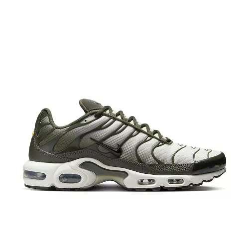 Nike Air Max Plus Sequoia Cargo Khaki alacsony szárú sneaker – termékfotó, oldalnézet