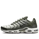 Nike Air Max Plus Sequoia Cargo Khaki alacsony szárú sneaker – termékfotó, oldalnézet